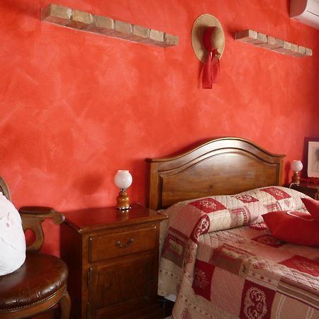 Agriturismo San Martino Castiglione Tinella エクステリア 写真