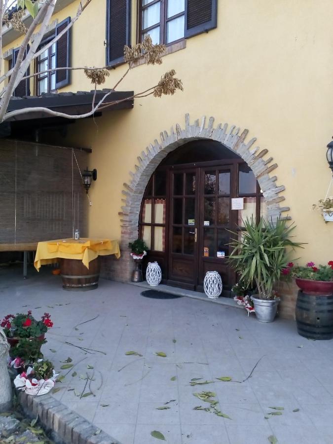 Agriturismo San Martino Castiglione Tinella エクステリア 写真