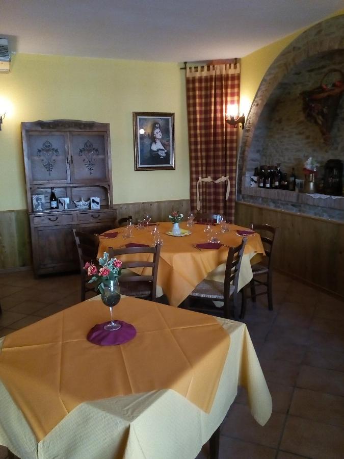Agriturismo San Martino Castiglione Tinella エクステリア 写真