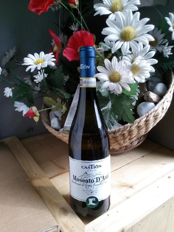 Agriturismo San Martino Castiglione Tinella エクステリア 写真