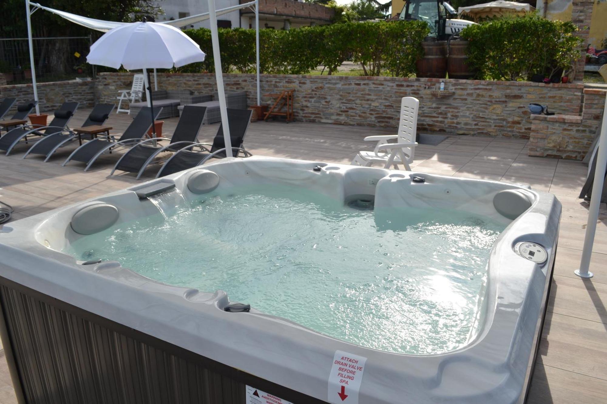 Agriturismo San Martino Castiglione Tinella エクステリア 写真
