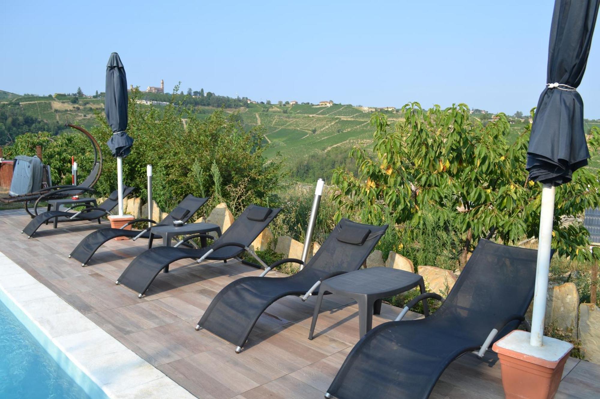 Agriturismo San Martino Castiglione Tinella エクステリア 写真